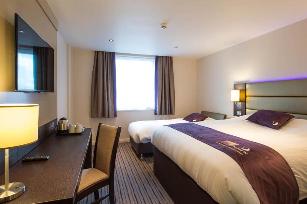 Premier Inn Falkirk - Larbert Exterior foto