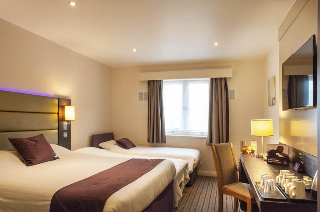 Premier Inn Falkirk - Larbert Exterior foto